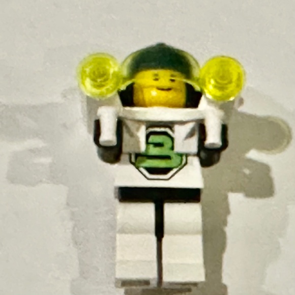 LEGO🚀🧑‍🚀 Blacktron 2 Spaceman Minifigure w/ Jet Pack (sp051 or sp055) - Picture 2 of 16